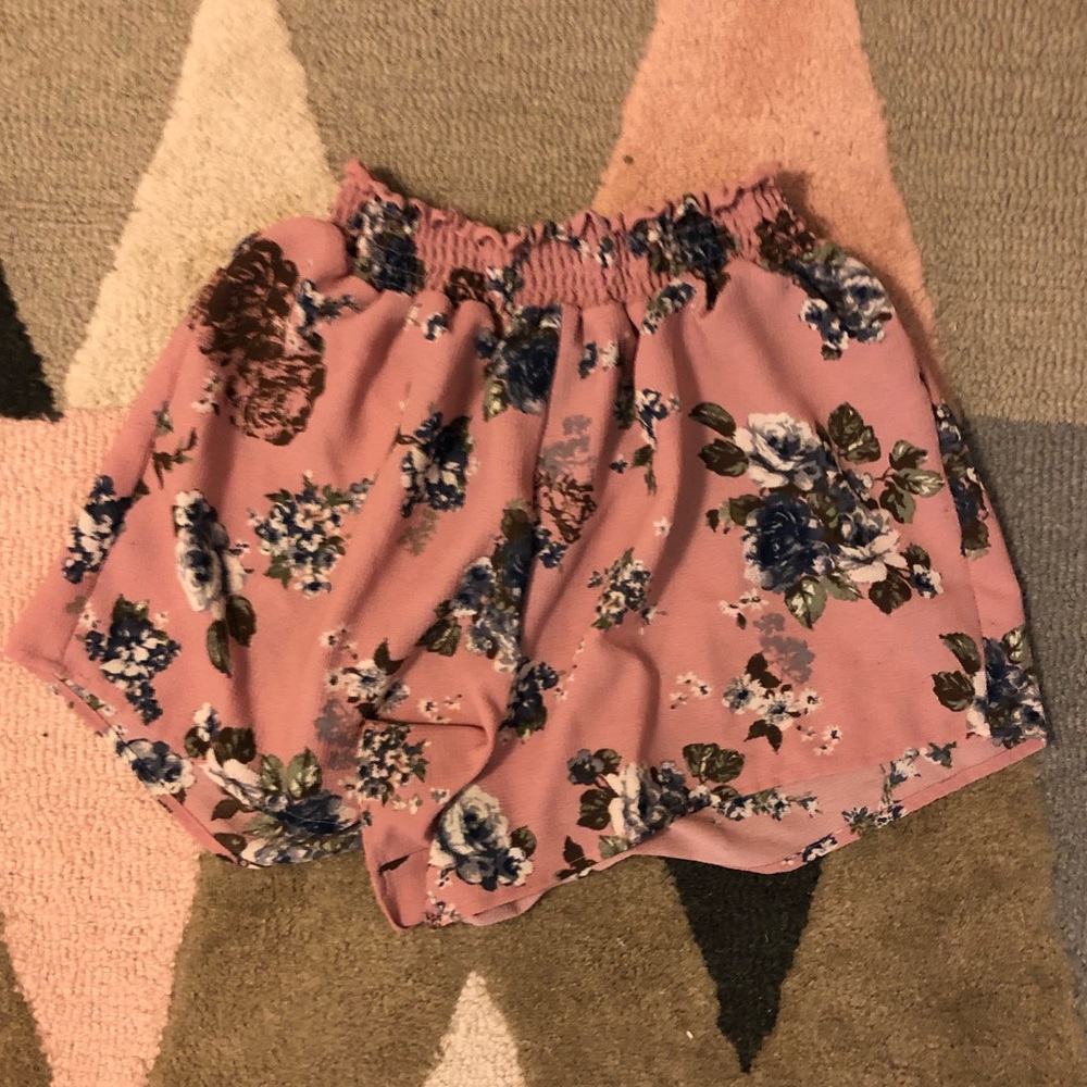 Pink floral flowy shorts
